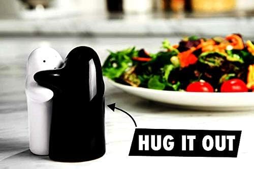 MAPPERZ Black and White Cute Salt and Pepper Shaker, Kitchen Spice Powder Dispenser for Kitchen Dining Table Decorative Organizer Couple Set (Pack of 1)
