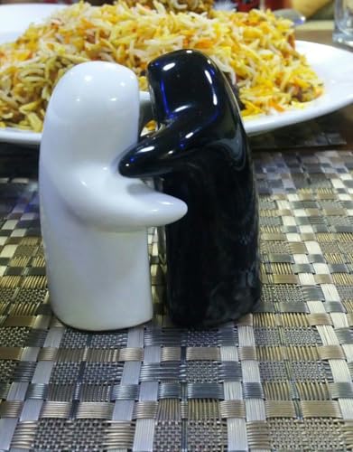 MAPPERZ Black and White Cute Salt and Pepper Shaker, Kitchen Spice Powder Dispenser for Kitchen Dining Table Decorative Organizer Couple Set (Pack of 1)