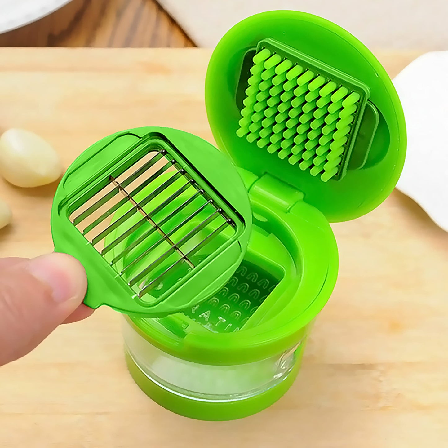 MAPPERZ Garlic Press, Cutter, Crusher, Mincer, and Storage Container Pack of 1